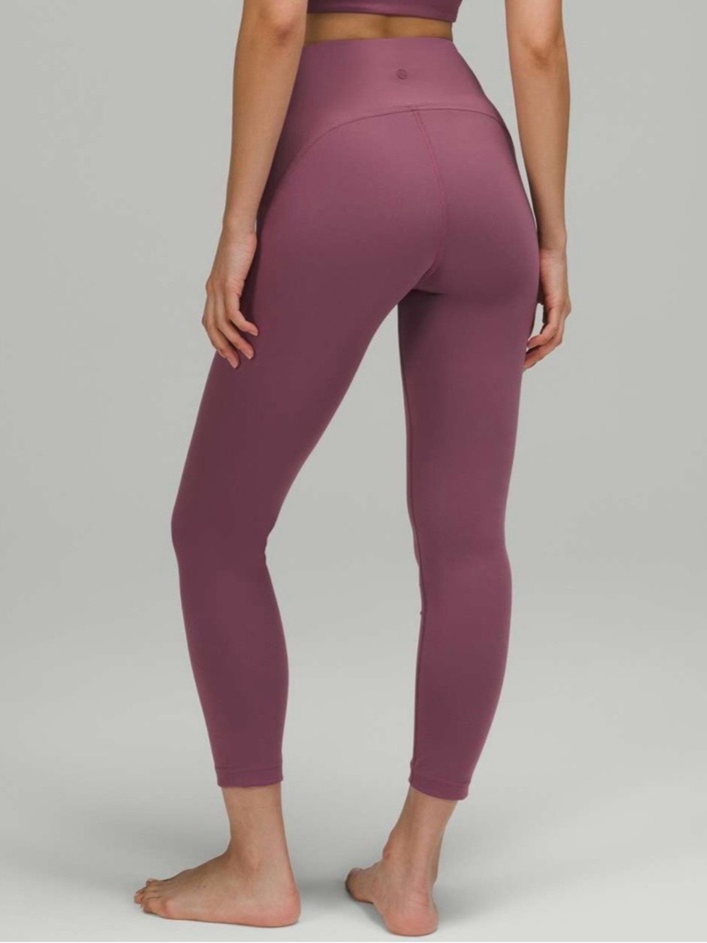 NWT Lululemon InStill High-Rise Tight 25"
Vintage Plum Size 6